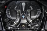 BMW 750i xDrive 2016 года (US)